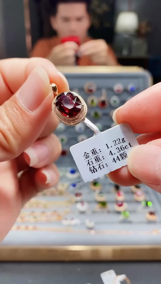【闪购商品】石榴石颈饰18K金镶嵌4.36.