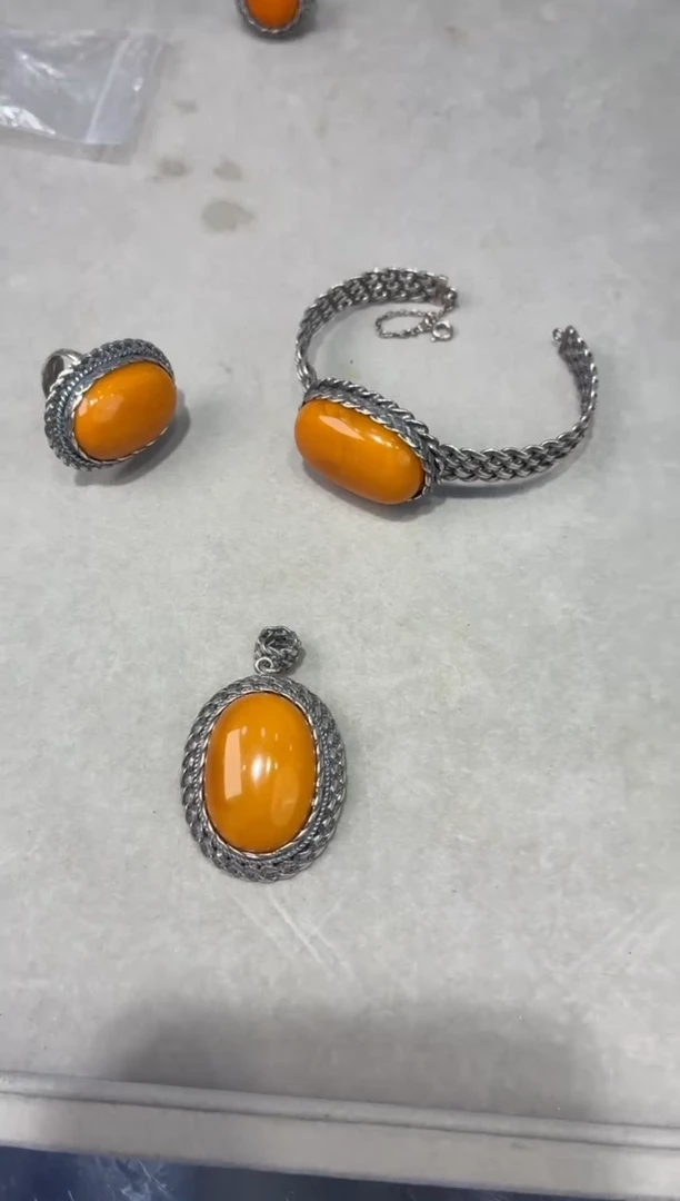 银S925镶嵌项链蜜蜡噶玛珠宝三件套