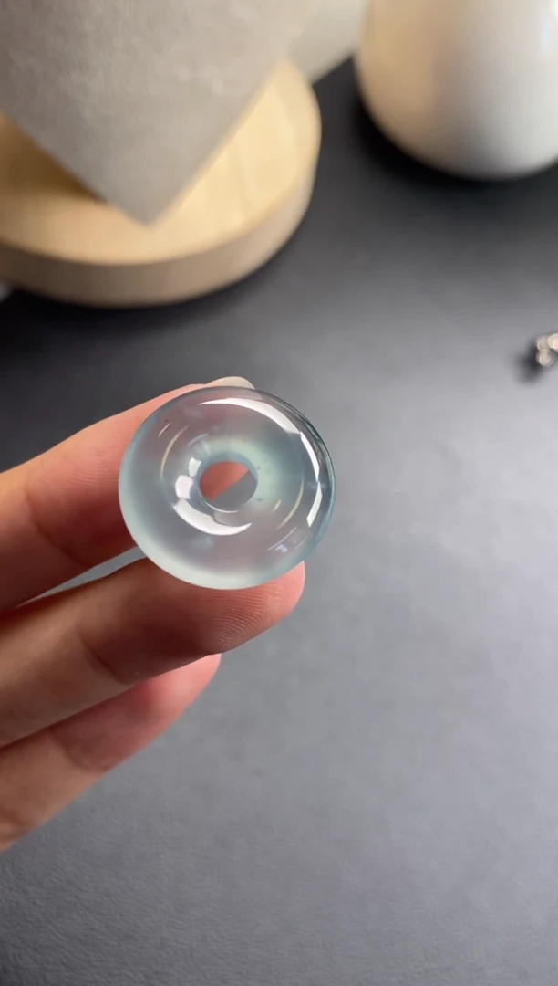 颈饰未镶嵌翡翠冰种甜甜圈