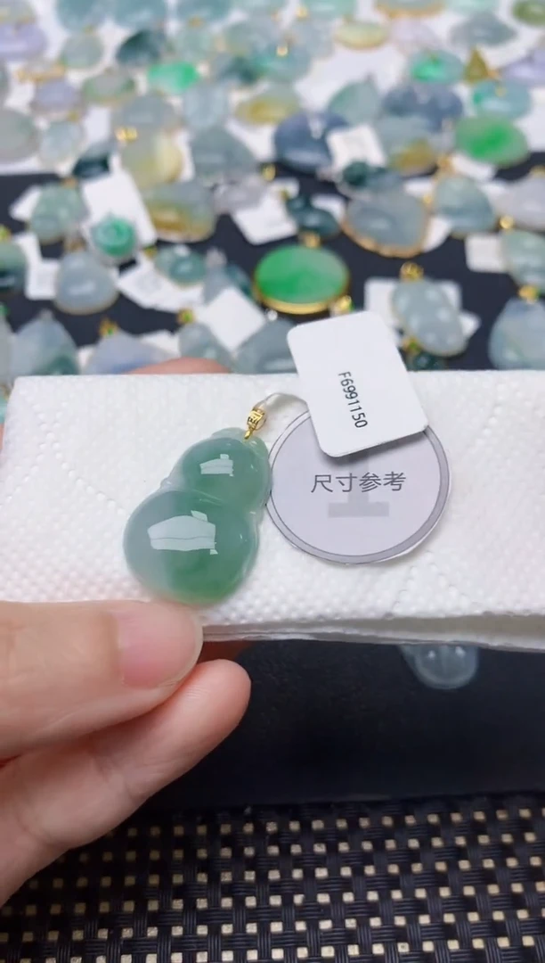 颈饰18K金镶嵌翡翠天然缅甸A货翡翠
