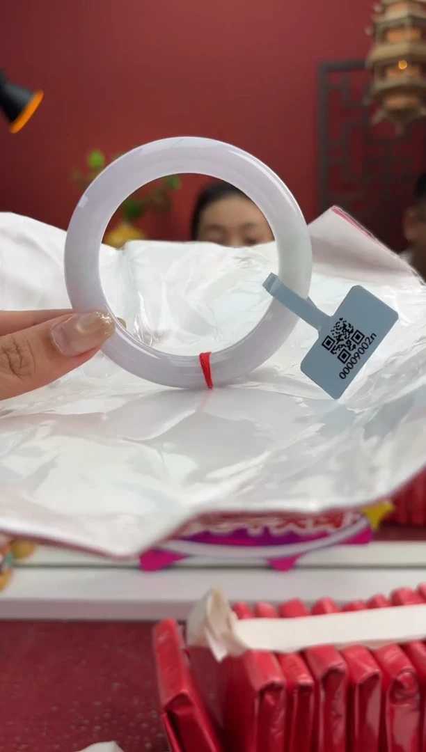 未镶嵌手镯（圆镯）翡翠翡翠手镯1