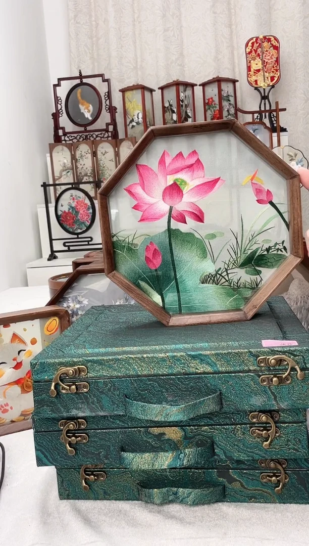 扇子苏绣作品手工摆台
