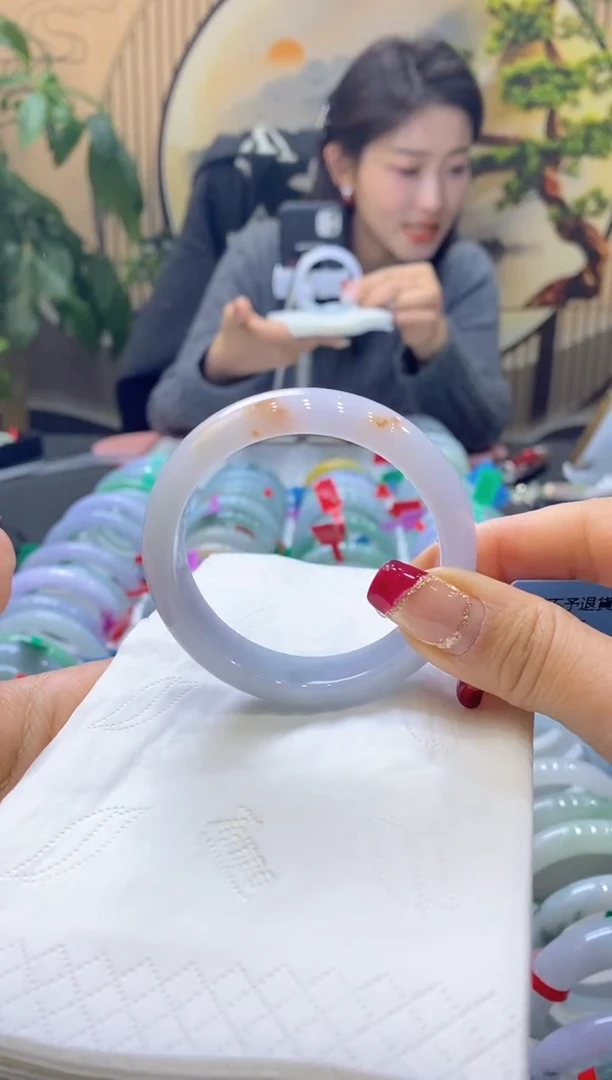 【闪购商品】翡翠手镯未镶嵌99919436