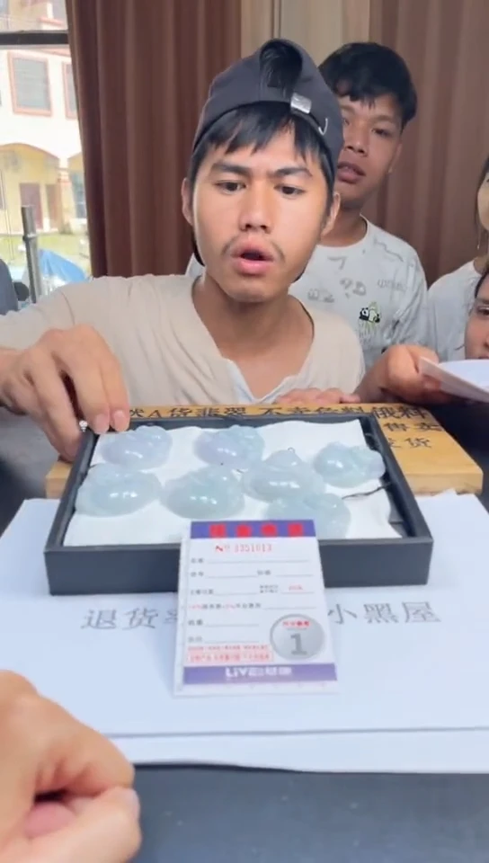 定制翡翠未镶嵌未抛光毛货多样性发其一拍一发一1013