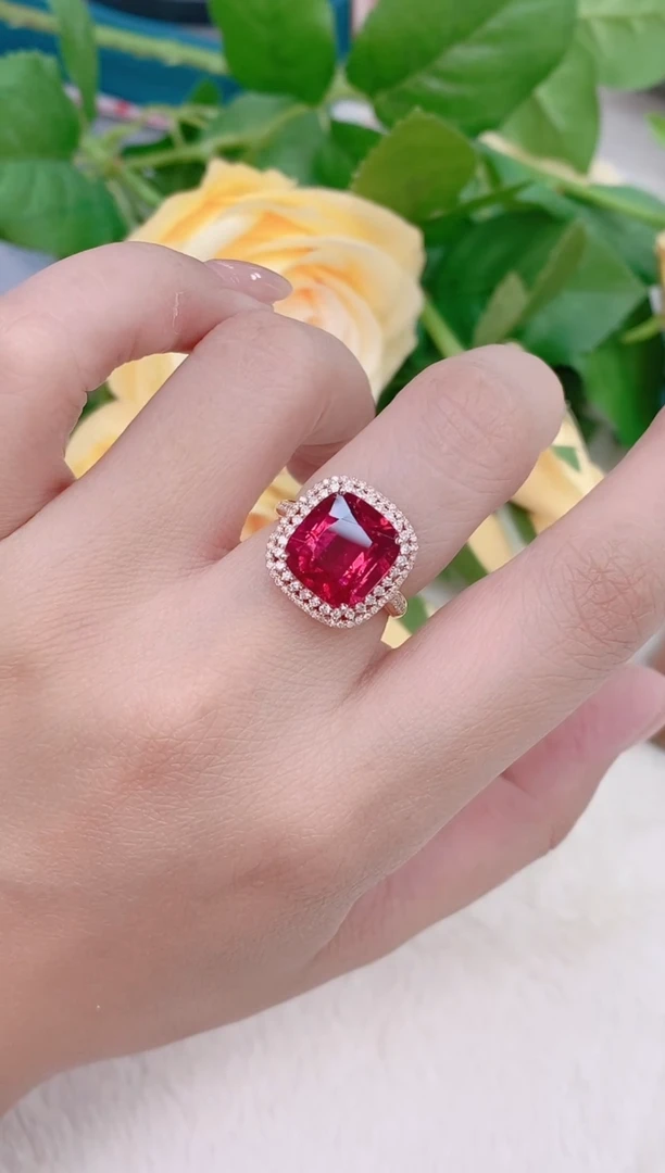 18K金镶嵌碧玺戒指碧玺7.3ct