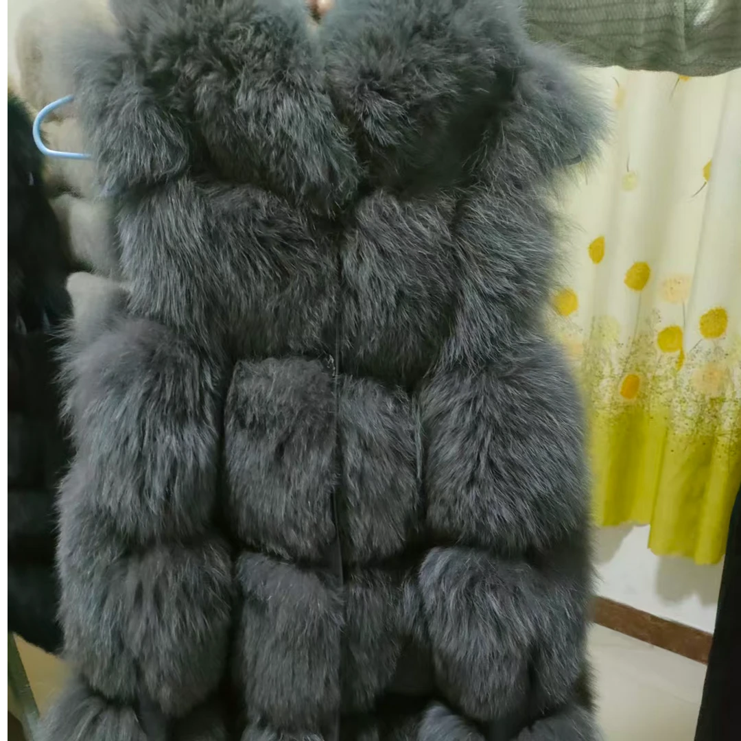 深灰色戴帽款狐狸马甲，【默认瑕疵】