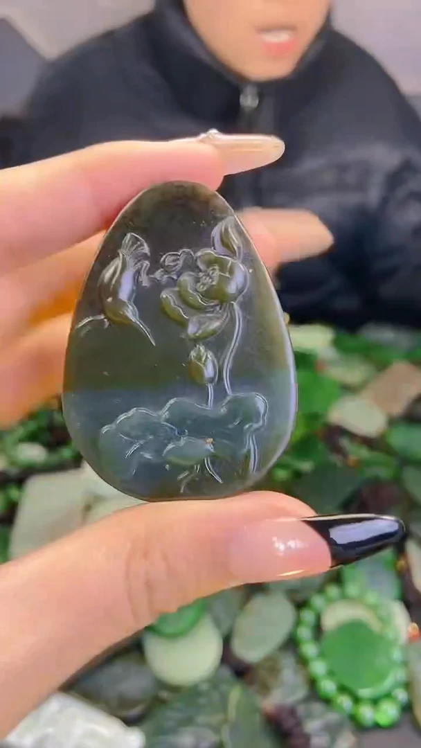 颈饰未镶嵌和田玉1