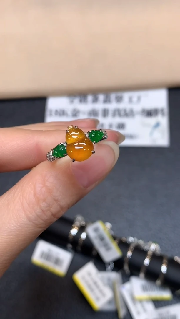 18K金镶嵌戒指翡翠【24小时鉴赏期】葫芦【无服务费