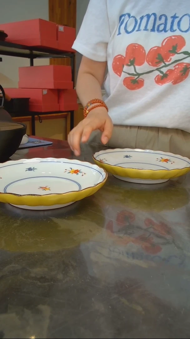 瓷日本瓷盘子4只一组