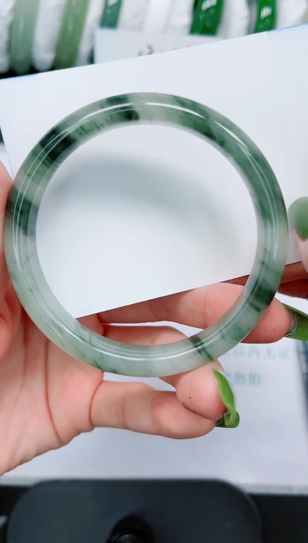 石英质玉手镯未镶嵌9/61