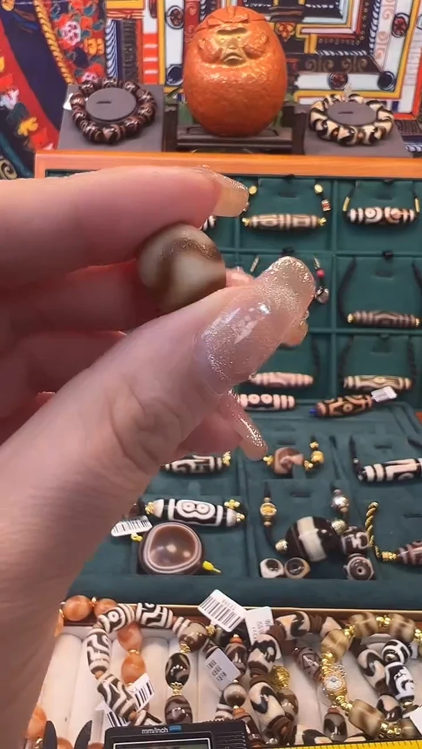 玛瑙/玉髓颈饰未镶嵌4.(微瑕)