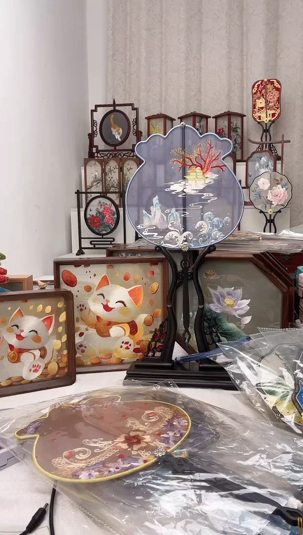 扇子苏绣作品手工团扇