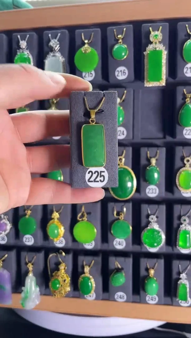 【闪购商品】翡翠耳饰银S925镶嵌225....