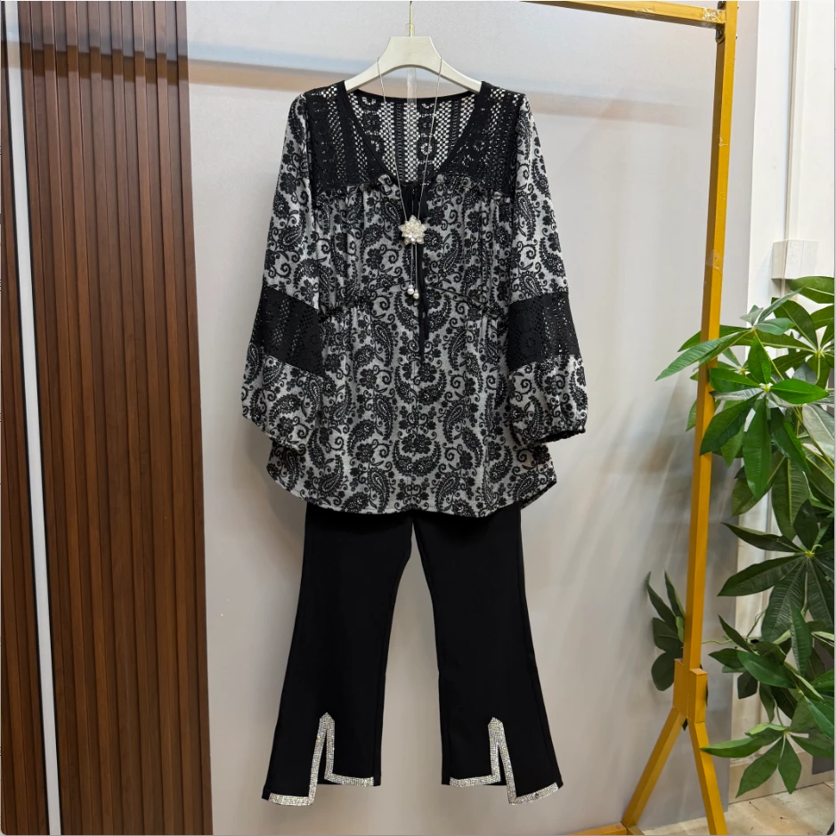 早秋新款欧货时尚微胖洋气蕾丝拼接显瘦百搭遮肉碎花大衫