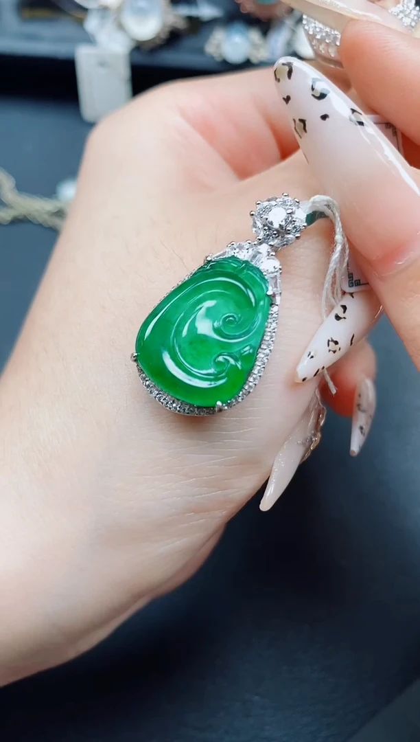 吊坠(赠链)银S925镶嵌翡翠翡翠