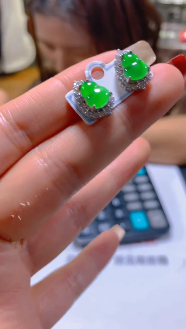 未镶嵌翡翠耳饰多样性发一