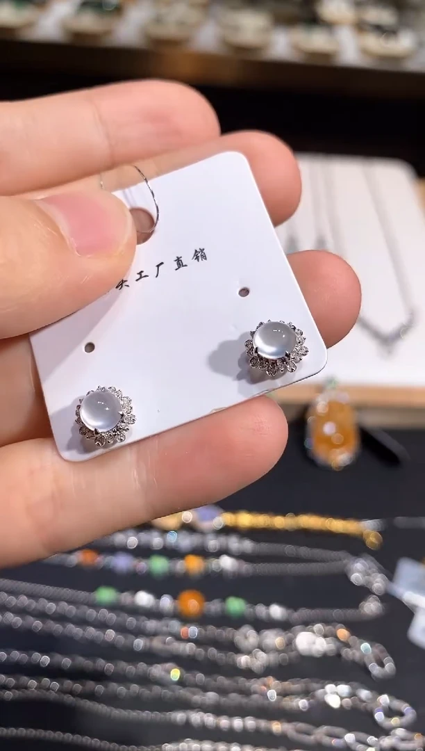 翡翠18K金镶嵌耳饰耳饰