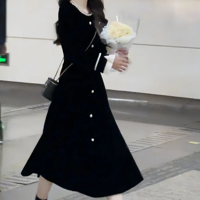 初秋胖mm时尚小黑裙赫本风收腰显瘦圆领拼接连衣裙法式风轻奢长裙