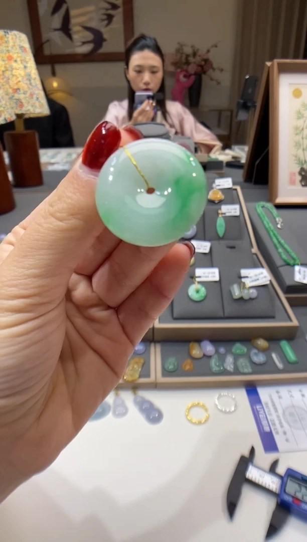 【闪购商品】翡翠颈饰未镶嵌平安扣