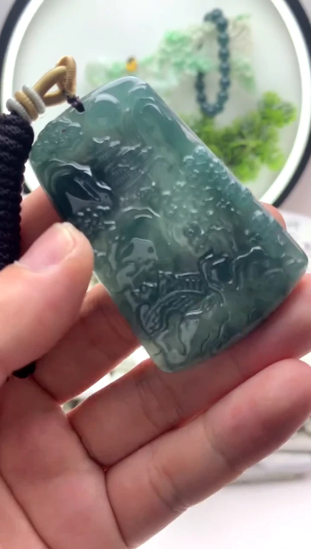 翡翠未镶嵌颈饰山水【品质一般介意慎拍】