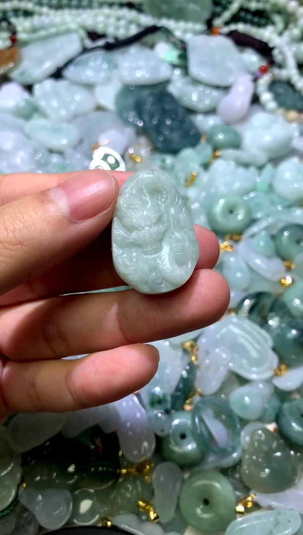 颈饰未镶嵌翡翠1