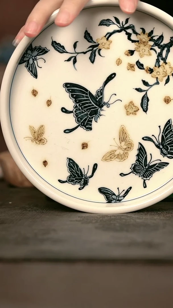 手绘手绘高温现代瓷  气  蝴蝶直边壶承17.5cm