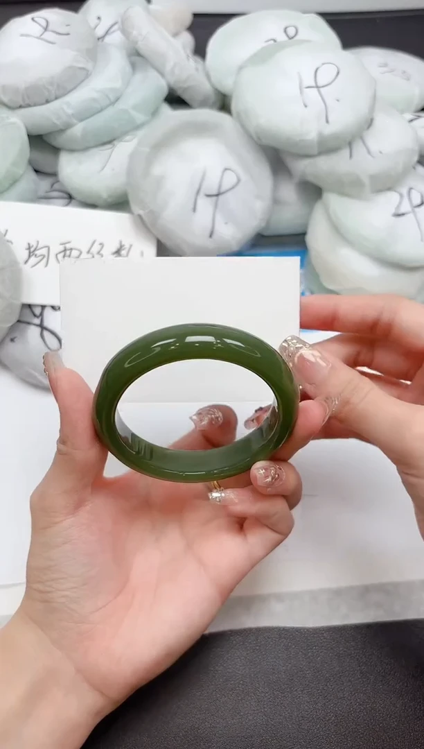 未镶嵌手镯石英质玉277-54.4