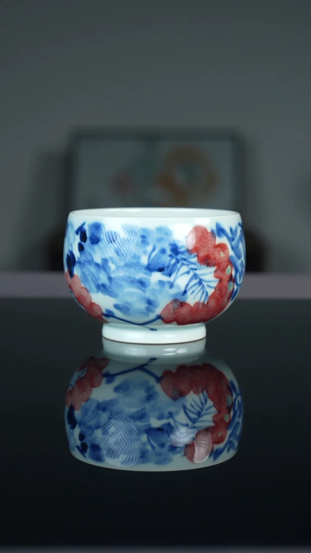 瓷片《紫气东来》青花釉里红主人杯