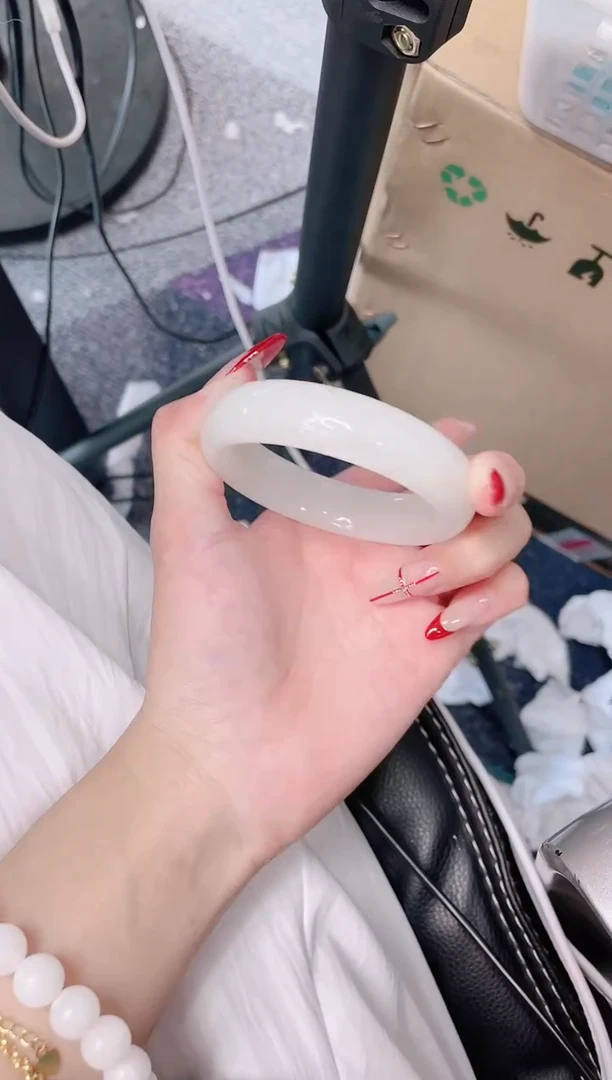 和田玉手镯未镶嵌3G51-54