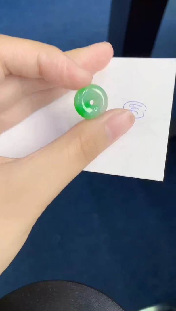 翡翠未镶嵌颈饰天然翡翠緬甸A貨