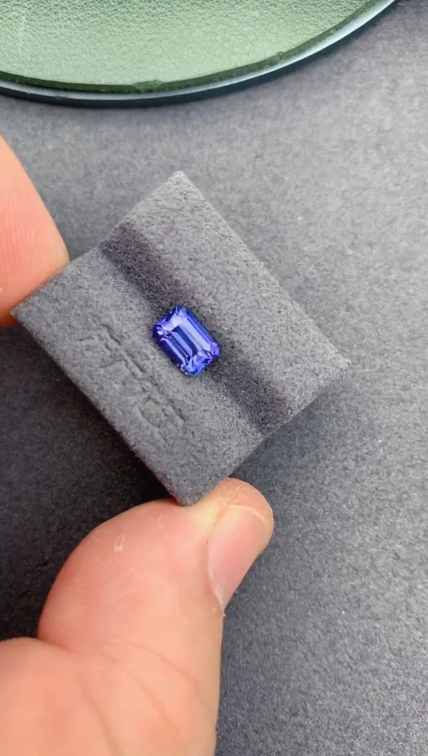 未镶嵌裸石定制蓝宝石1.5ct 无烧紫蓝宝 定制