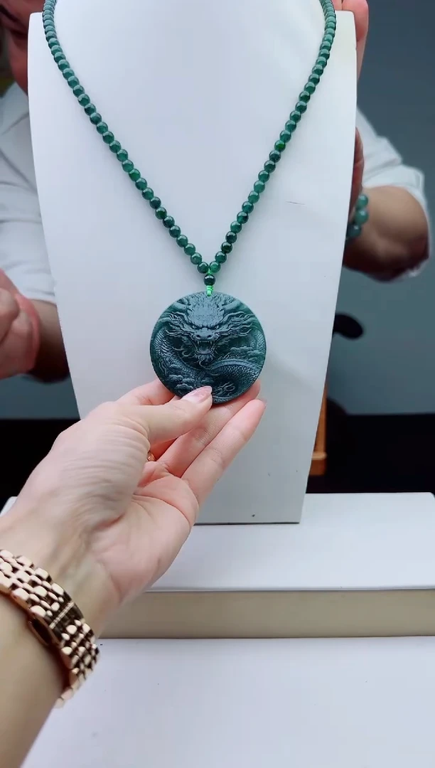 颈饰未镶嵌翡翠多样性发其一