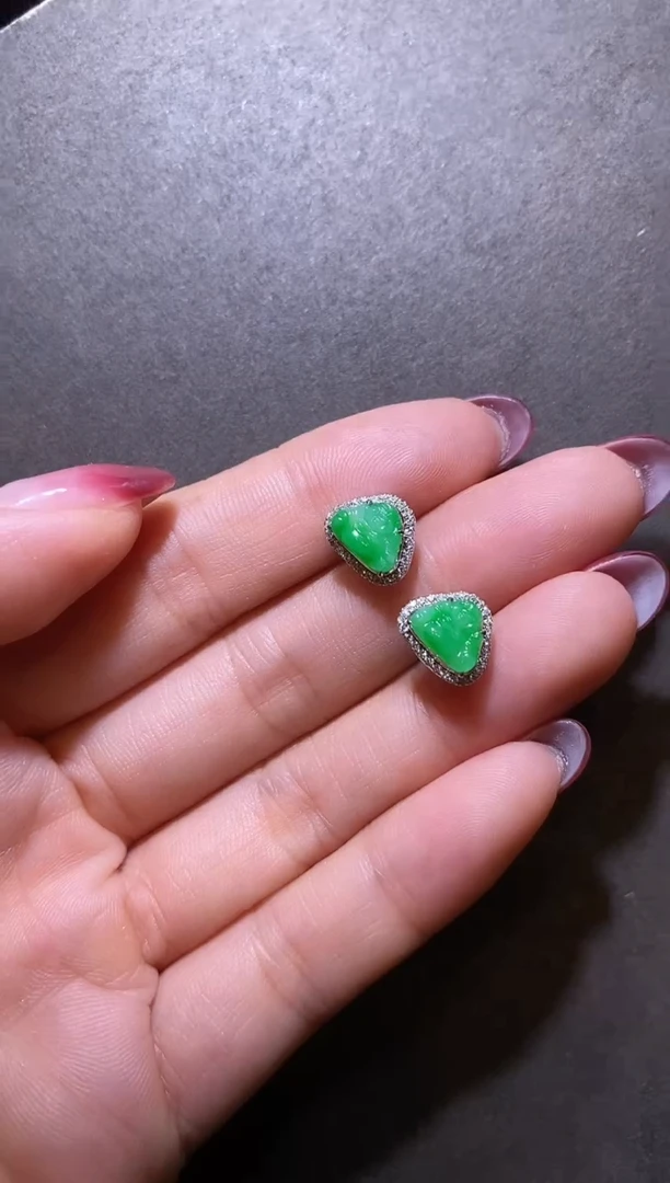 翡翠18K金镶嵌耳饰翡翠佛公耳钉