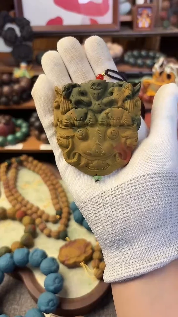 泥塑二苏旧局饕餮香牌一个