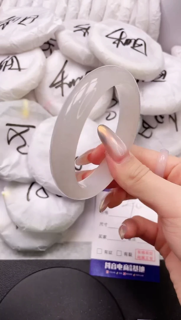 【闪购商品】石英质玉手镯未镶嵌19L290-59