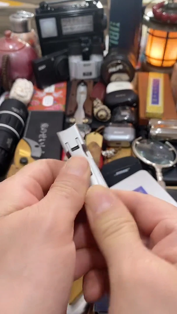 瓷片闪购商品  如图所示