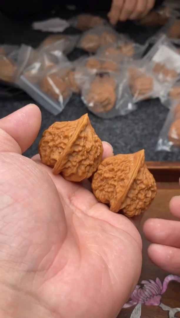 【闪购商品】文玩核桃把件A164号42尺九月