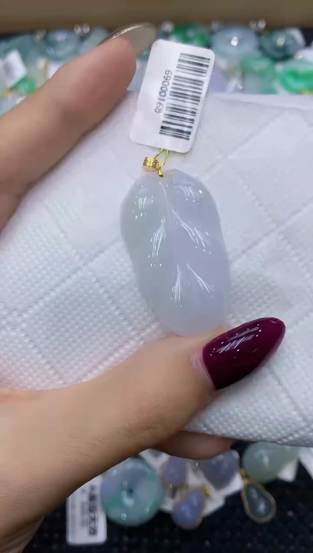 翡翠18K金镶嵌颈饰111111111111