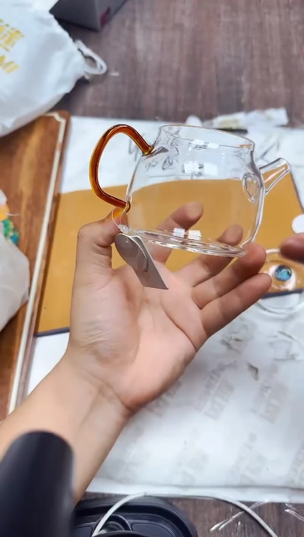 风谜·璀璨德悦壶琥珀色