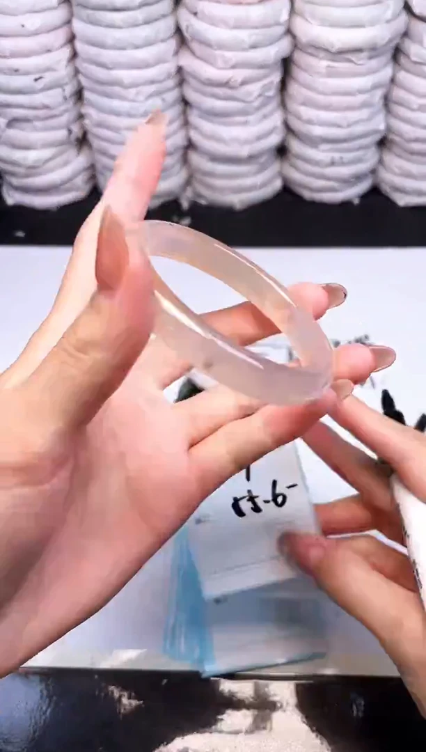 手镯玛瑙/玉髓未镶嵌149