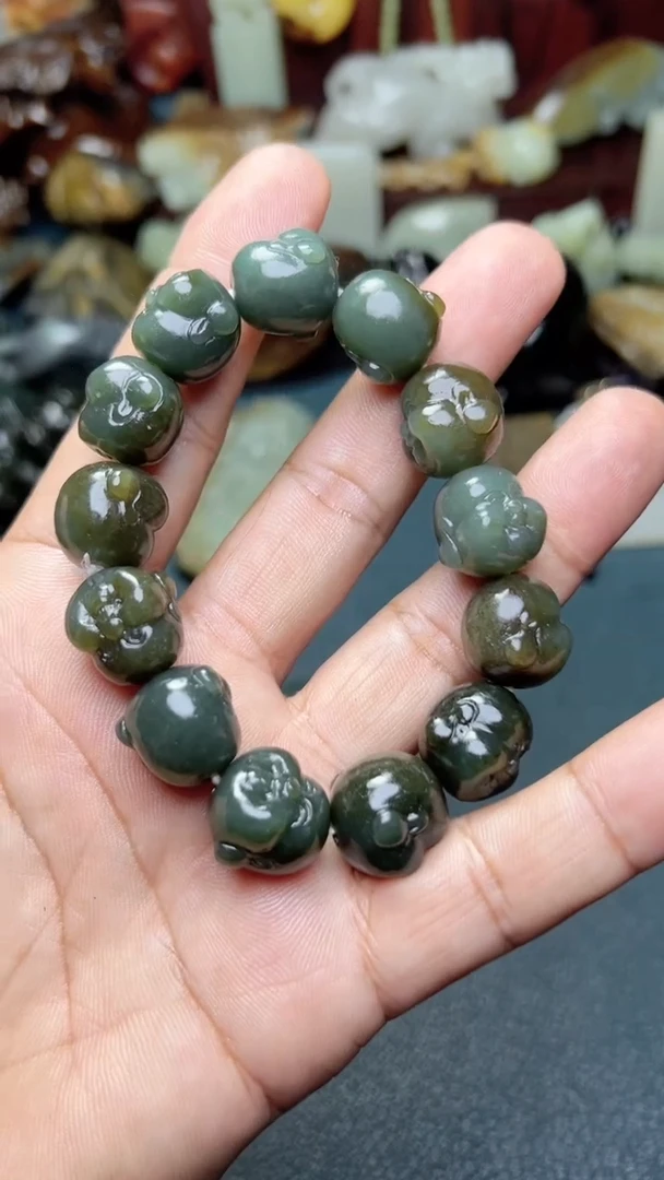 和田玉未镶嵌把件-