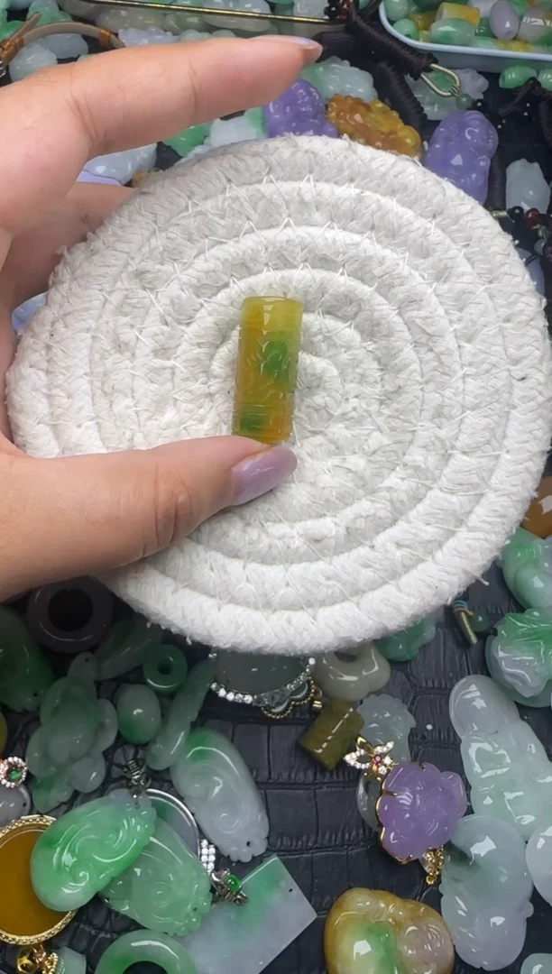 颈饰未镶嵌翡翠缅甸翡翠吊坠