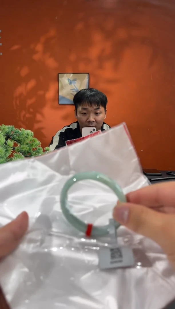 未镶嵌手镯（贵妃镯）翡翠翡翠手镯