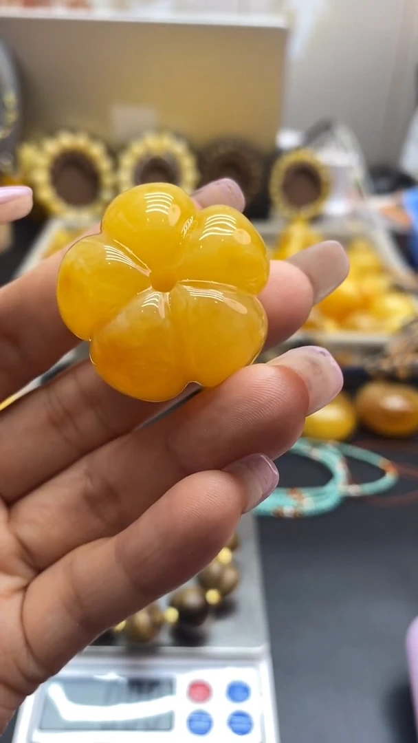 琥珀未镶嵌珠宝奇石2643