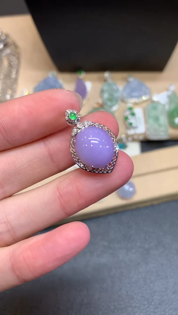 【闪购商品】翡翠颈饰18K金镶嵌蛋面【无服务费】