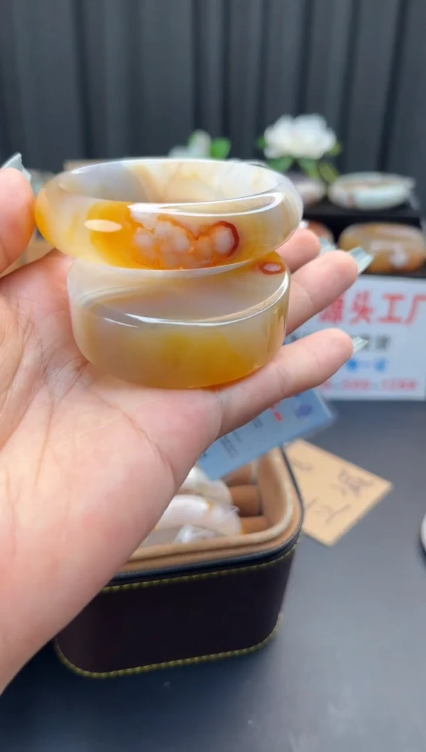 未镶嵌手镯石英质玉赠送镯心（57圈口）