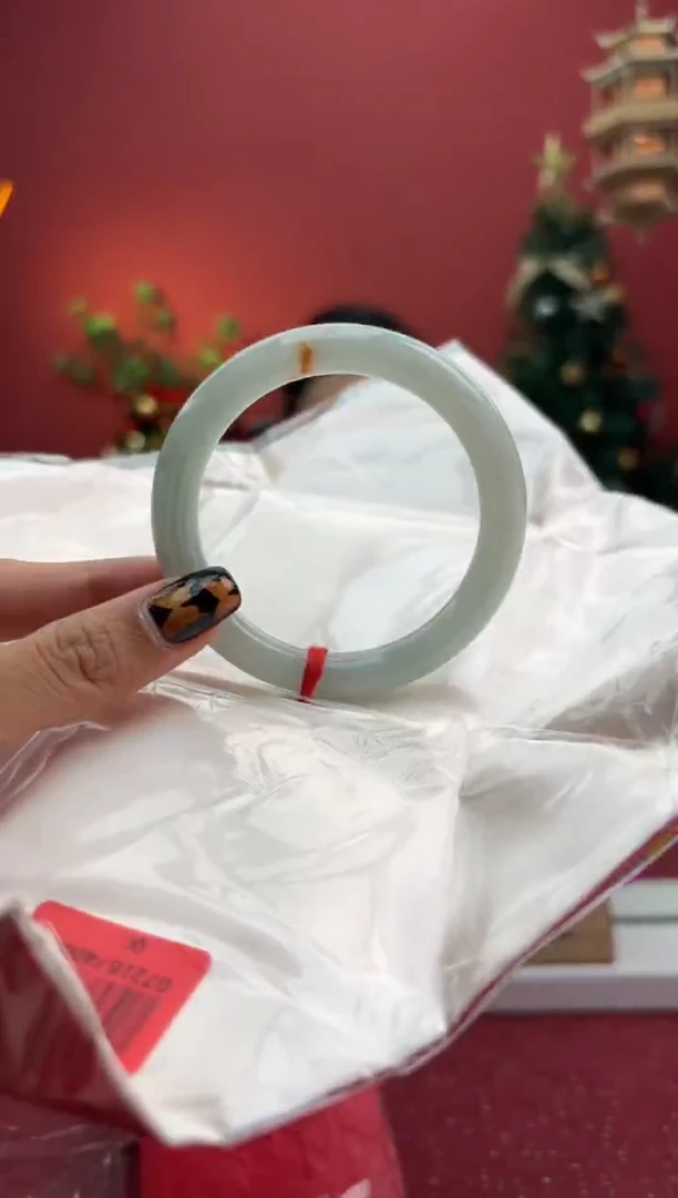 未镶嵌手镯（圆镯）翡翠翡翠手镯13