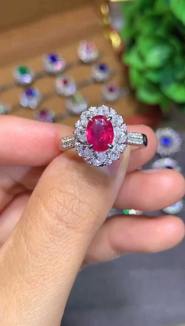 18K金镶嵌戒指红宝石1.01CT