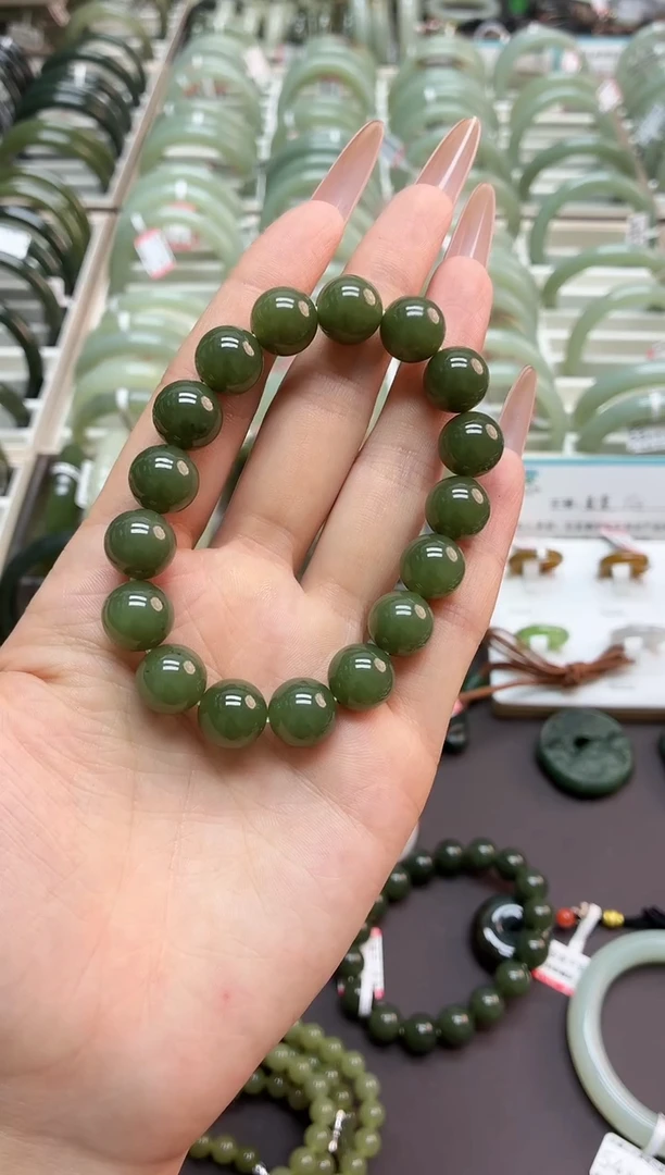 未镶嵌手串和田玉卡12串 微色差