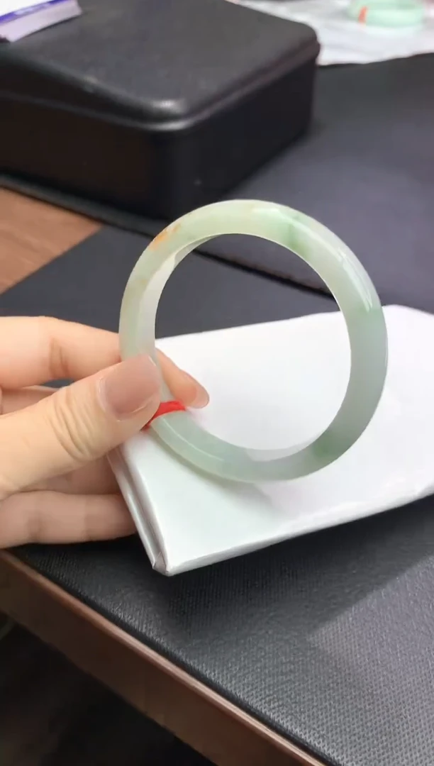 未镶嵌手镯翡翠手镯